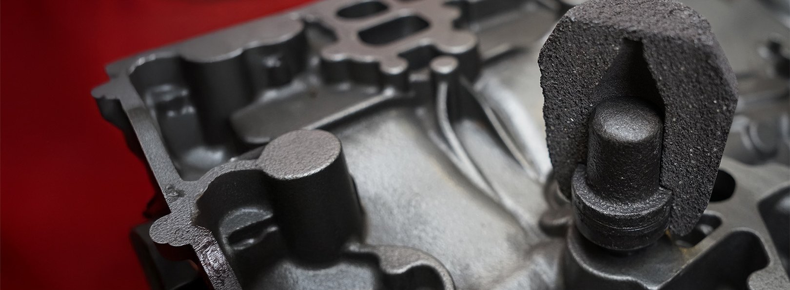 Sectioned exothermic sleeve (FEEDEX) on iron casting